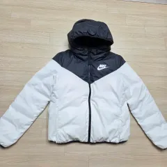 リバーシブル NIKE ダウンジャケット