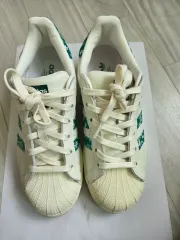 アディダス シューズ ㅡ240