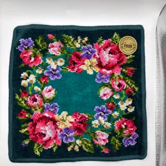 5630　美品　FEILER　フェイラー　ハンカチ　 ハンドタオル　マリアンヌ　花柄　 グリーン系　緑　シュニール織り　 シール付き　レディース