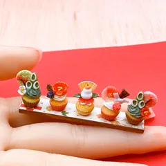 ミニチュア　お正月カップケーキ　ハンドメイド