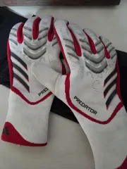 アディダス プレデター キーパーグローブ 9号