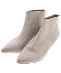 Item thumbnail for item 7b19b0f4-d9f1-4a2c-b0fe-ffd560bee32a