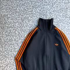 【80年代、オールドアディダス】adidas トラックジャケット　古着　ジャージ　ワンポイント刺繍ロゴ　ストリート　ユニセックス　男女兼用　ビンテージ　3本線　小松菜奈