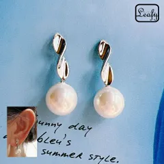 スパイラルピアス 揺れピアス レディース フェイクパール 卒業式 入学式 入園式 謝恩会 二次会 冠婚葬祭 フォーマル 上品 クール 女性らしい 存在感 フェイスライン 小顔効果 華やか 春コーデ 新生活 プレゼント ギフト 即購入OK 送料無料