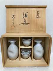 陶器の徳利と木箱セット 酒器揃 徳利 2点 猪口 3点 木箱入り - メルカリ