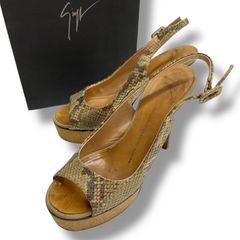 美品】giuseppe zanotti ゴールド レザー パンプス 38 - メルカリ