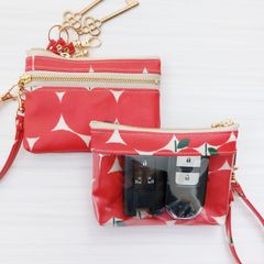 りんご      キーポーチ　キーケース　スマートキーケース、カードキーケース、ラミネート生地*°