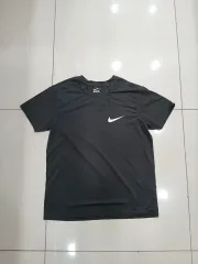 ナイキ レギュラーMサイズ 黒 半袖Tシャツ ランニング ジム スポーツ時 オススメ 中古