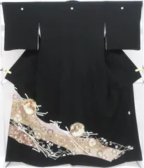 【一輝堂】黒留袖 作家物 落款入り 五つ紋 金駒刺繍 比翼仕立て 正絹 着物 身丈約167cm 裄丈66cm 25z12-6931