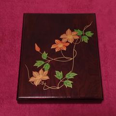 美品】鎌倉彫 八勝堂 角盆 槌目 浮彫 梅文様 - メルカリ