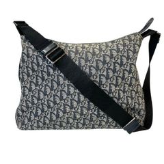 Item thumbnail for item 1f12ff8f-3486-4954-8d5b-50a80a8cf564