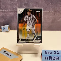 2023 Topps Chrome UEFA Champions League Weston McKennie 03/30 Juventus Refractor カード