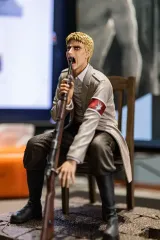 (入荷完了) Model Power 進撃の巨人 ライナー・ブラウン レジン フィギュア