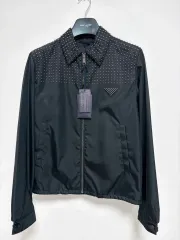 2026年最新】prada スタッズブルゾンの人気アイテム - メルカリ