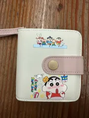 新商品 クレヨンしんちゃん 二つ折り財布