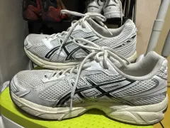 アシックス 白 スニーカー メッシュ ランニングシューズ