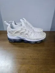ナイキ エア ヴェイパーマックス PLUS 白
