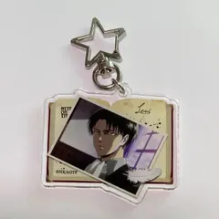 進撃の巨人　くじ引き堂　リヴァイ　アクリルキーホルダー