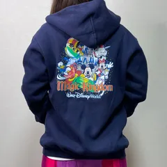 00's Walt Disney World Magic Kingdom sweat hoodie. ジップアップパーカー　古着　ネイビー　ミッキー　ディズニー　ダンボ　紺