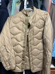 ユニクロ ホワイトマウンテニアリング ハイブリッド ダウン ジャケット ブラウン M