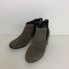 Item thumbnail for item 48e89207-f677-4205-8d54-c7da62d7fc5b