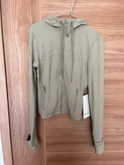 タグ付き新品 ルルレモン ディファイン フーディ ジャケット 8 shok