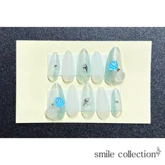 【1点もの】夏の遊び ぷっくり水滴と青い貝殻の爽やかネイルチップ スキニーオーバル