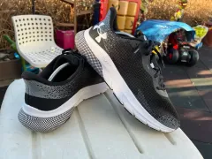 UNDER ARMOUR アンダーアーマー HOVR スニーカー ブラック 300mm