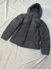 【218450】UNIQLO ユニクロ  シームレスダウンパーカ　3Dカット　ダウン90％　ポリエステル生地　サイズLL メンズ  ・ ライトグレー