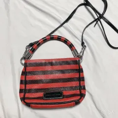 マークバイマークジェイコブス ストライプ ミニ クロスバック