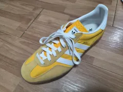 アディダス ガゼル インドア 옐로우 300サイズ 出品