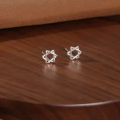 新品 スターピアス シルバー 星型ピアス ESN014