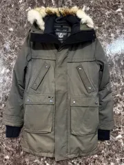 ノビス メンズ ダウン アウター カーキ色