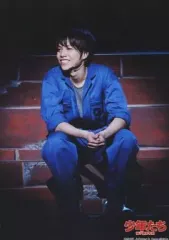 【中古】生写真(ジャニーズ) 関西ジャニーズJr./重岡大毅/しゃがみ・衣装青・舞台/少年たち 格子無き牢獄/公式生写真