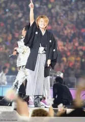 【中古】生写真(ジャニーズ) 関ジャニ∞/安田章大/ライブフォト・全身・和服黒・右手人差し指立て・左手マイク・目線右・枠無し/Johnny’s web/2007-2008COUNTDOEN CONCERT/公式生写真