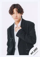 【中古】生写真(STARTO) Aぇ! group/佐野晶哉/上半身/「WE ARE! Let’s get the party STARTO!!」グッズオフショット/公式生写真