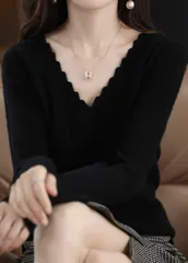 【ブラック】レディース ニット Vネック きれいめ フェミニン 長袖 スカラップ カットソー トップス 秋冬 通勤 オフィス 細見え 上品