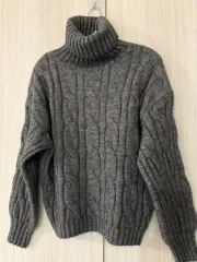 (新品)グレー ケーブル編み ハイネック セーター