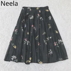 ニーラ　フレアスカート　小花柄　Aライン　シアー　ドレープ　ロング丈　エレガント　フェミニン　ブラック
