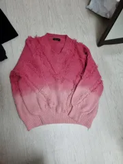 ピンク グラデーション Vネック ニット