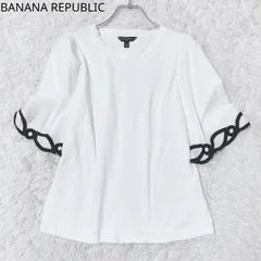 バナナリパブリック　カットソー　クルーネック　スカラップ　ハーフスリーブ　フェミニン　華やか　シンプル　上品　ホワイト