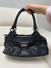 FERRAGAMO フェラガモ ガンチーニ ショルダーバッグ