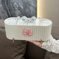 【新品・未使用】かわいいボウタイ付き 3格子メイクアップオーガナイザー｜クリアリッド・大容量ストレージボックス｜パフ・綿棒・コスメ収納に｜ギフトにもおすすめ！