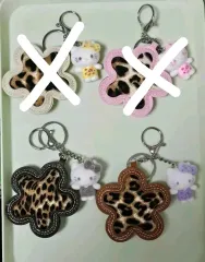 レオパード hello kitty(ハローキティ)と レオパード花 コラボ キーホルダー