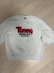 Tommy Hilfiger ユニセックス ブークレ ロゴ ライトグレー スウェットシャツ