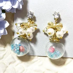 大人可愛いフラワー入りガラスドームピアス