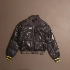 アディダス ステラ マッカートニー クロップド エナメル パファージャケット A1728