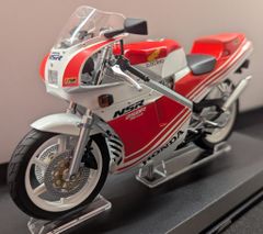 LCD 1/12 ホンダ NSR 250R SP 1995 (レッド/ホワイト) - メルカリ