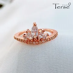 Terse輝くティアラは女性の憧れ、女性はみんな