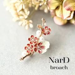 桜モチーフの和花ブローチ　ゴールド かわいい お花 フラワー 和装 和服 お呼ばれ 入学式 卒業式 発表会 結婚式 フォーマル 式典 セレモニー パール 上品 カジュアル キラキラ 新品 大人 コサージュ ギフト プレゼント 新品未使用 NerD
